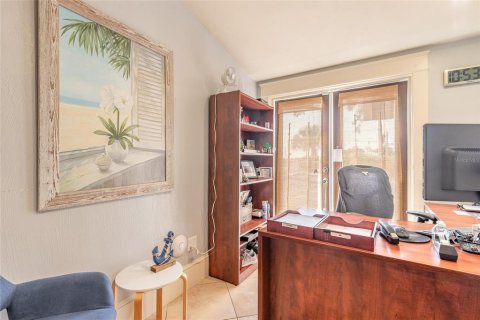 Propiedad comercial en venta en Daytona Beach, Florida, 654.4 m2 № 1667093 - foto 21