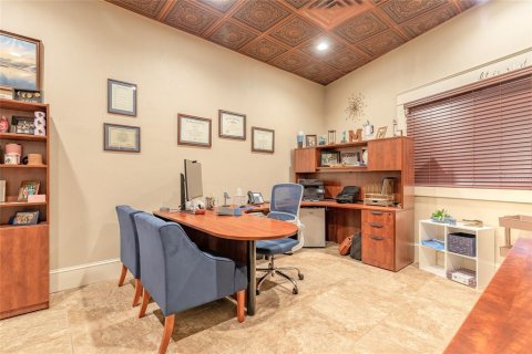 Propiedad comercial en venta en Daytona Beach, Florida, 654.4 m2 № 1667093 - foto 13
