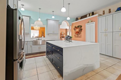 House in Deltona, Florida 4 bedrooms, 268.67 sq.m. № 2225581 - photo 18