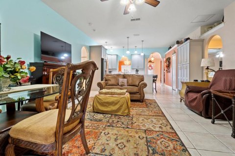 House in Deltona, Florida 4 bedrooms, 268.67 sq.m. № 2225581 - photo 24