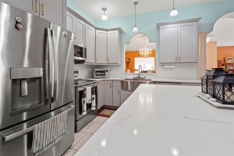 House in Deltona, Florida 4 bedrooms, 268.67 sq.m. № 2225581 - photo 19