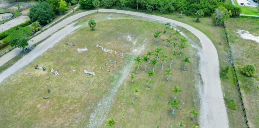 Land in Wellington, Florida № 1179694
