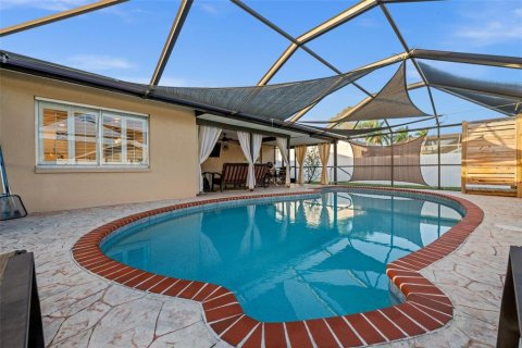 Villa ou maison à vendre à Cape Coral, Floride: 3 chambres, 117.99 m2 № 2436785 - photo 27