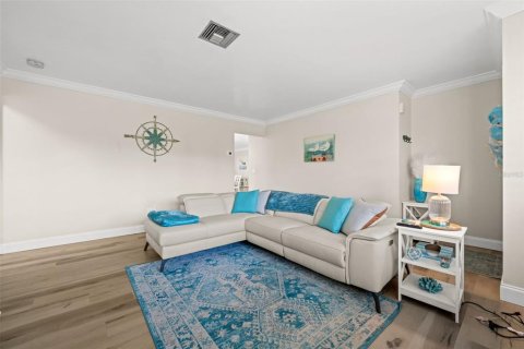 Villa ou maison à vendre à Cape Coral, Floride: 3 chambres, 117.99 m2 № 2436785 - photo 13