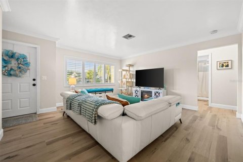 Villa ou maison à vendre à Cape Coral, Floride: 3 chambres, 117.99 m2 № 2436785 - photo 12