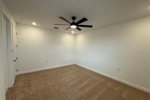 Villa ou maison à louer à Minneola, Floride: 5 chambres, 285.77 m2 № 2396625 - photo 22