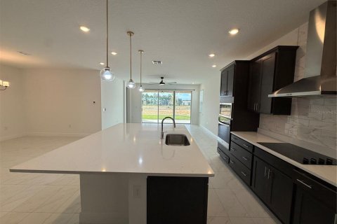Villa ou maison à louer à Minneola, Floride: 5 chambres, 285.77 m2 № 2396625 - photo 4