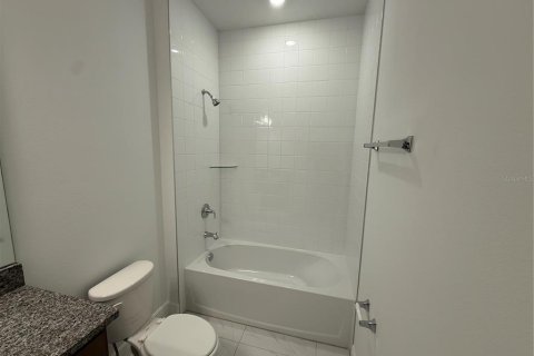Villa ou maison à louer à Minneola, Floride: 5 chambres, 285.77 m2 № 2396625 - photo 8