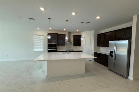 Villa ou maison à louer à Minneola, Floride: 5 chambres, 285.77 m2 № 2396625 - photo 3