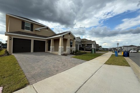 Villa ou maison à louer à Minneola, Floride: 5 chambres, 285.77 m2 № 2396625 - photo 2