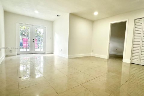 Townhouse in Miami Gardens, Florida 3 bedrooms, 107.02 sq.m. № 1973963 - photo 5