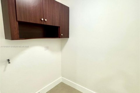 Townhouse in Miami Gardens, Florida 3 bedrooms, 107.02 sq.m. № 1973963 - photo 13