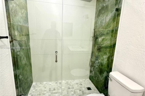 Townhouse in Miami Gardens, Florida 3 bedrooms, 107.02 sq.m. № 1973963 - photo 21