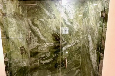 Townhouse in Miami Gardens, Florida 3 bedrooms, 107.02 sq.m. № 1973963 - photo 12