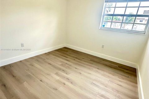 Townhouse in Miami Gardens, Florida 3 bedrooms, 107.02 sq.m. № 1973963 - photo 17