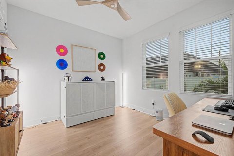 Townhouse in Tampa, Florida 3 bedrooms, 181.35 sq.m. № 2258766 - photo 5