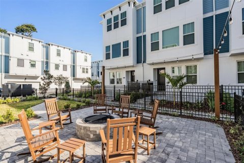 Adosado en Tampa, Florida 3 dormitorios, 189.15 m2 № 2258766