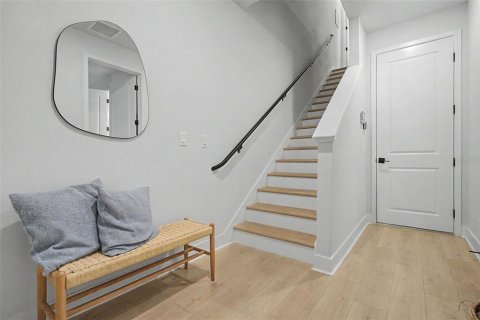 Townhouse in Tampa, Florida 3 bedrooms, 181.35 sq.m. № 2258766 - photo 4