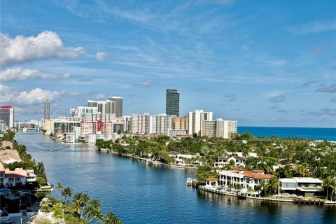 Condo in Aventura, Florida, 2 bedrooms № 2089892 - photo 21