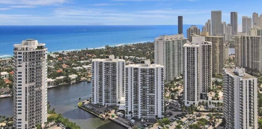 Condo in Aventura, Florida, 2 bedrooms № 2089892