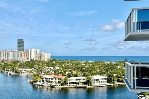Condo in Aventura, Florida, 2 bedrooms № 2089892 - photo 20
