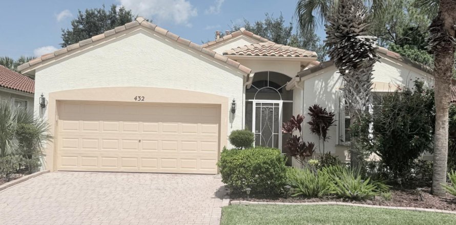 Casa en Port St. Lucie, Florida 3 dormitorios, 154.31 m2 № 2397125