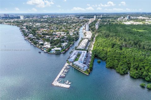 Купить кондоминиум в Норт-Майами, Флорида 2 спальни, 75.25м2, № 1956245 - фото 19