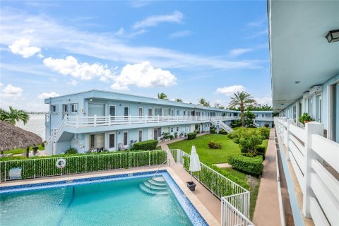 Купить кондоминиум в Норт-Майами, Флорида 2 спальни, 75.25м2, № 1956245 - фото 15