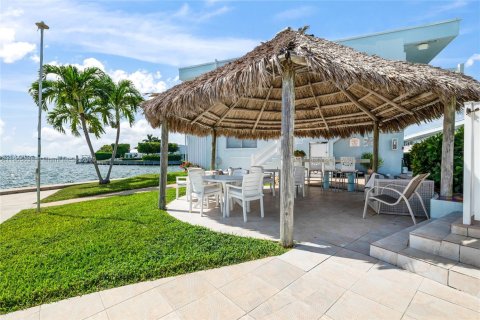 Купить кондоминиум в Норт-Майами, Флорида 2 спальни, 75.25м2, № 1956245 - фото 13