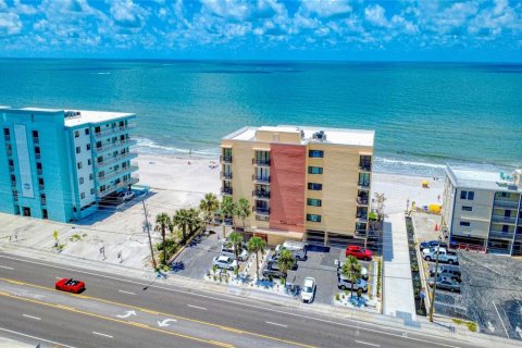 Condo in Madeira Beach, Florida, 2 bedrooms  № 1724734 - photo 29