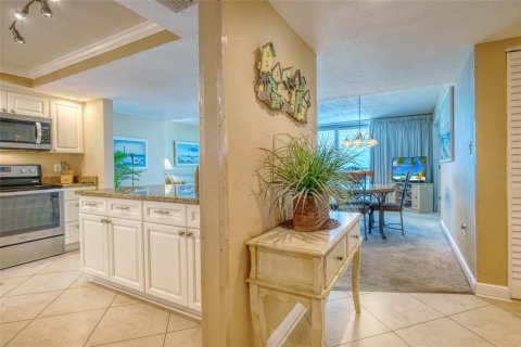 Condo in Madeira Beach, Florida, 2 bedrooms  № 1724734 - photo 3