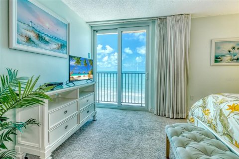 Condo in Madeira Beach, Florida, 2 bedrooms  № 1724734 - photo 17