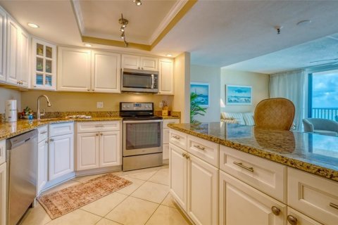 Condo in Madeira Beach, Florida, 2 bedrooms  № 1724734 - photo 5