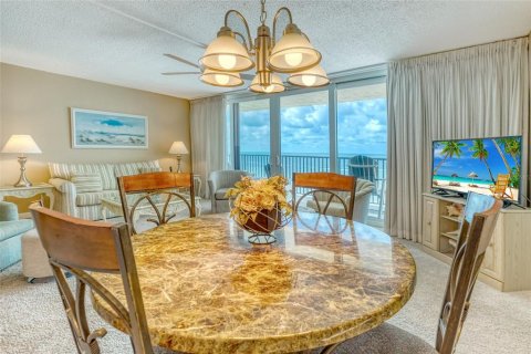 Condo in Madeira Beach, Florida, 2 bedrooms  № 1724734 - photo 12