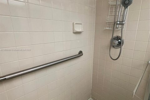 Condominio en venta en Hollywood, Florida, 2 dormitorios, 139.35 m2 № 1749979 - foto 3