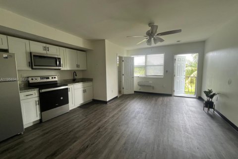 Appartement à louer à Miami, Floride: 46.64 m2 № 2024749 - photo 2