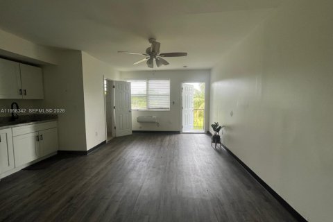 Appartement à louer à Miami, Floride: 46.64 m2 № 2024749 - photo 13