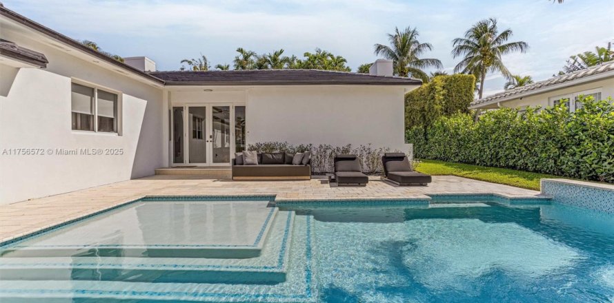 Casa en Miami Beach, Florida 3 dormitorios, 193.42 m2 № 1874550