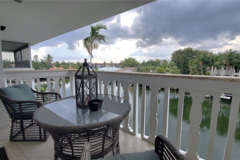 Condominio en venta en Hallandale Beach, Florida, 1 dormitorio, 65.03 m2 № 2034836 - foto 12