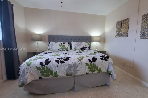Condominio en venta en Hallandale Beach, Florida, 1 dormitorio, 65.03 m2 № 2034836 - foto 8
