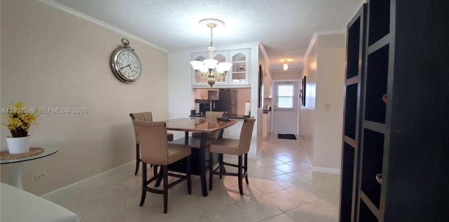 Condominio en Hallandale Beach, Florida, 1 dormitorio  № 2034836