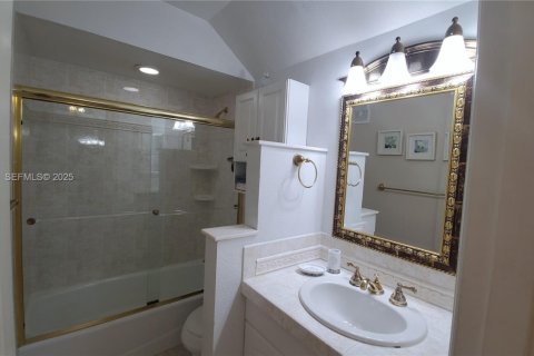 Condominio en venta en Hallandale Beach, Florida, 1 dormitorio, 65.03 m2 № 2034836 - foto 11