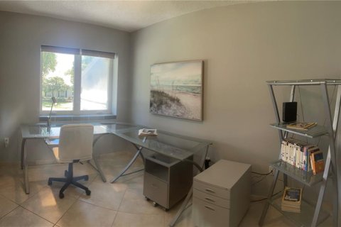 House in Longboat Key, Florida 3 bedrooms, 294.59 sq.m. № 1295974 - photo 9