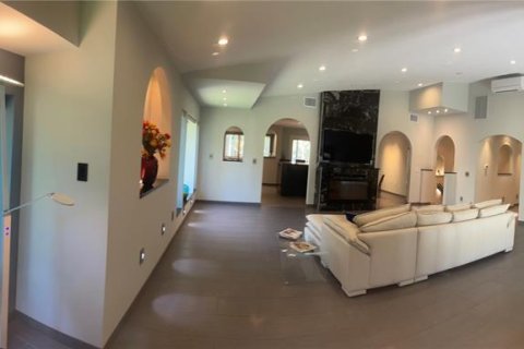 House in Longboat Key, Florida 3 bedrooms, 294.59 sq.m. № 1295974 - photo 6