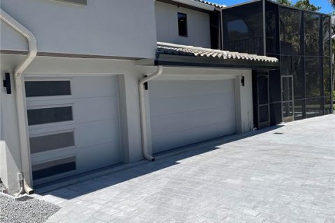 House in Longboat Key, Florida 3 bedrooms, 294.59 sq.m. № 1295974 - photo 2