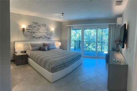 House in Longboat Key, Florida 3 bedrooms, 294.59 sq.m. № 1295974 - photo 7