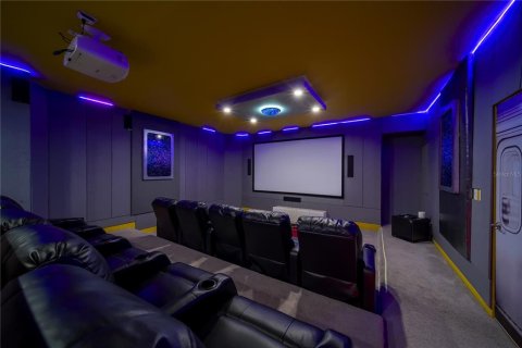 Casa en venta en Kissimmee, Florida, 14 dormitorios, 581.1 m2 № 1898458 - foto 18