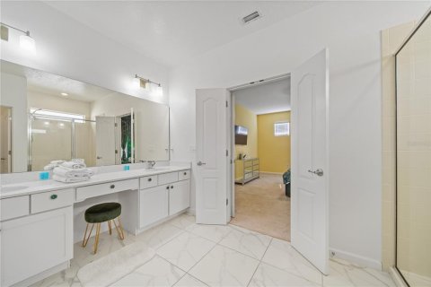 Casa en venta en Kissimmee, Florida, 14 dormitorios, 581.1 m2 № 1898458 - foto 10