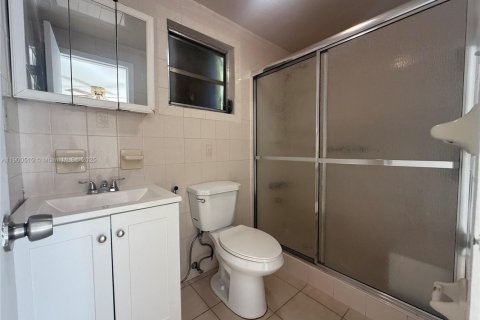 Villa ou maison à louer à Miami, Floride: 89.84 m2 № 1953138 - photo 6