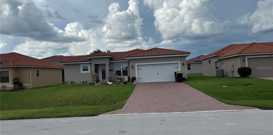 Villa ou maison à Poinciana, Floride 4 chambres, 156.26 m2 № 1901506